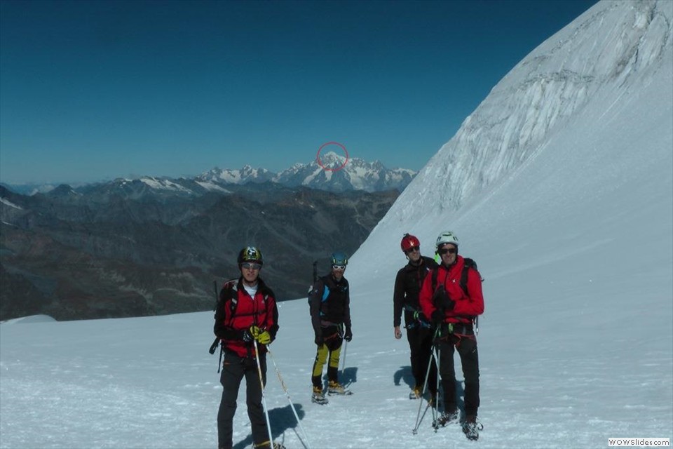 ZD Il seracco del Gran Paradiso e sullo sfondo il M.Bianco